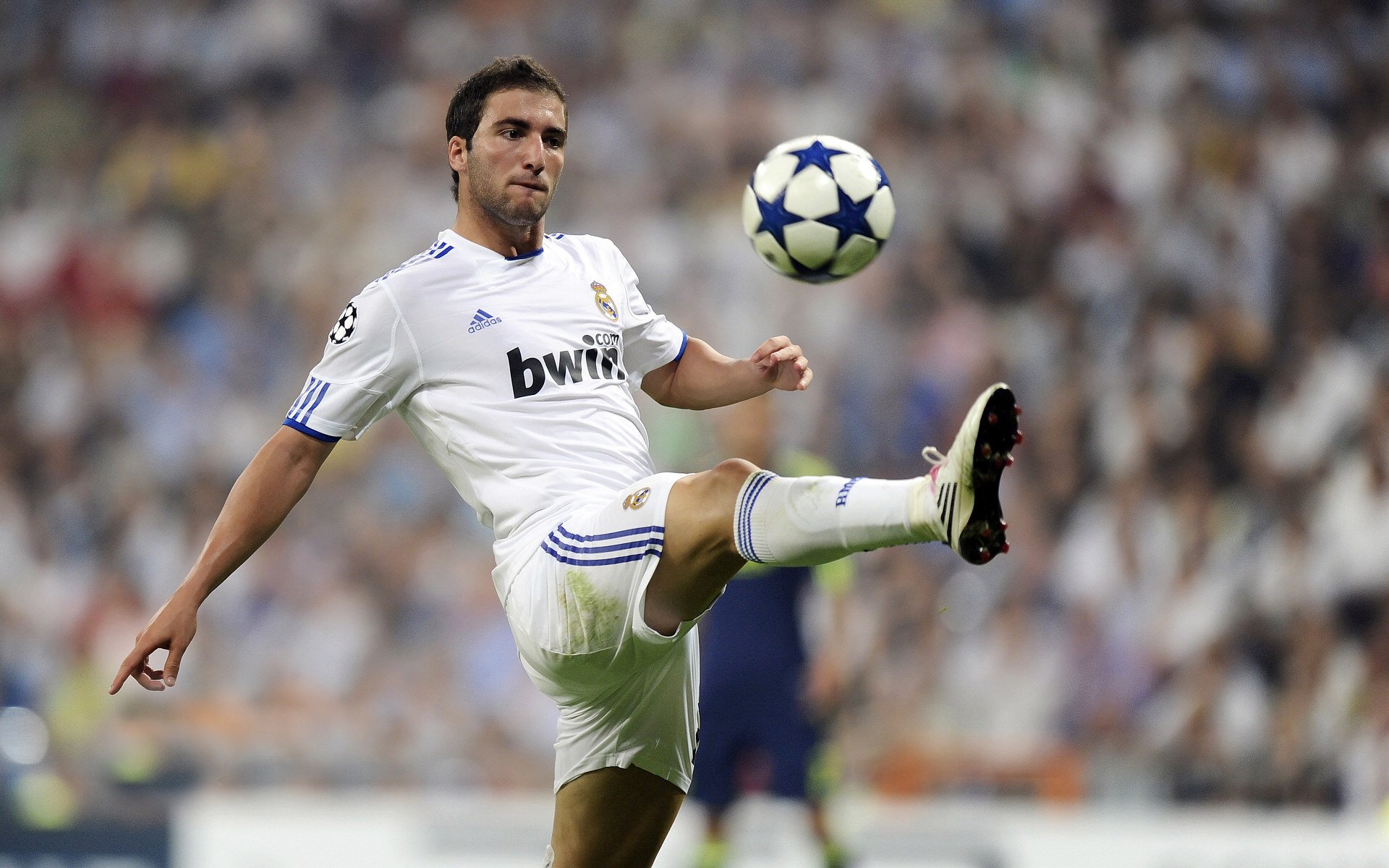 从喀麦隆翻盘到基米希里程碑，足球如何重写命运剧本