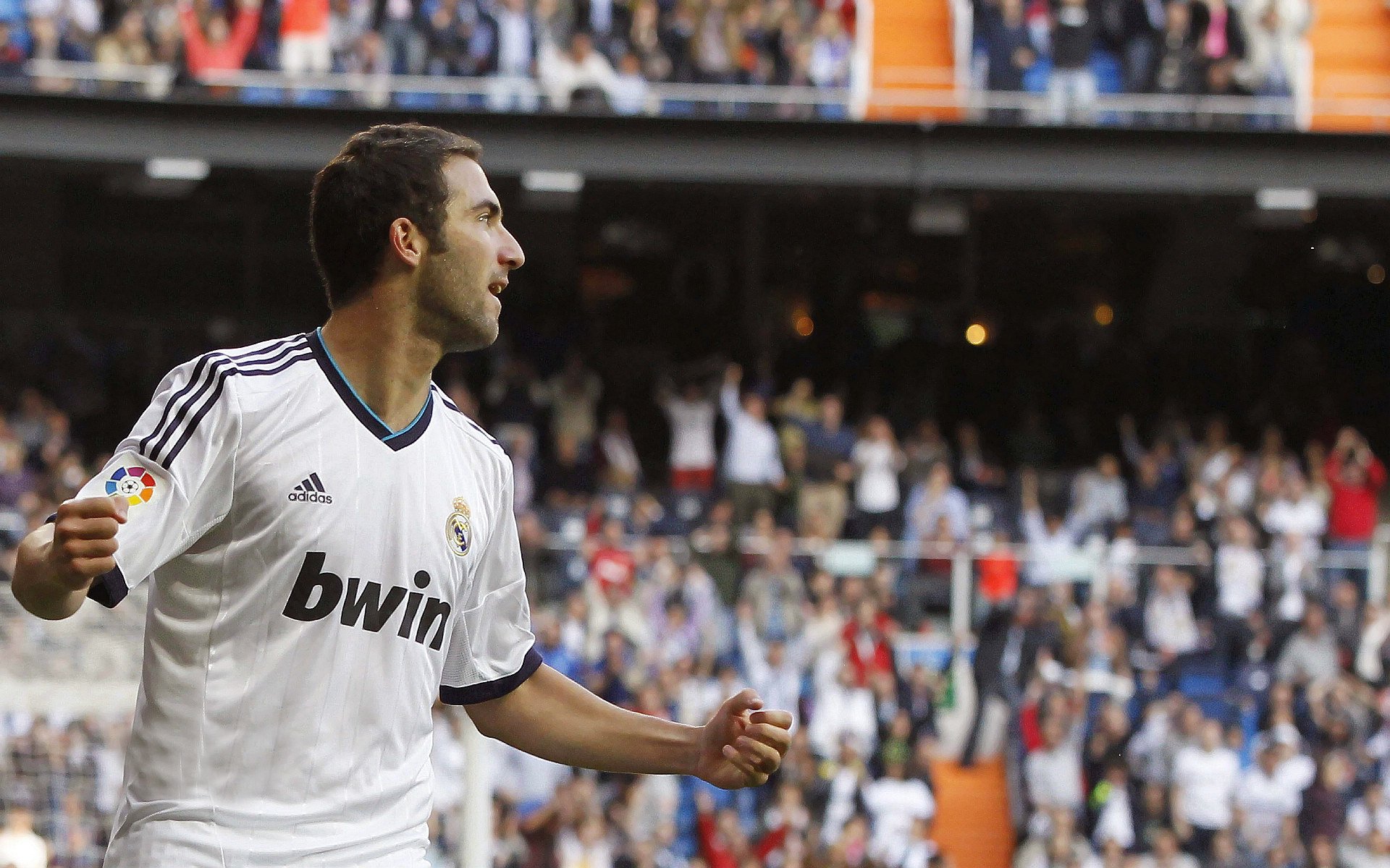 爱游戏tv-里昂对阵尼斯，罗德里戈压力下完成爆发，一场关于救赎的足球叙事